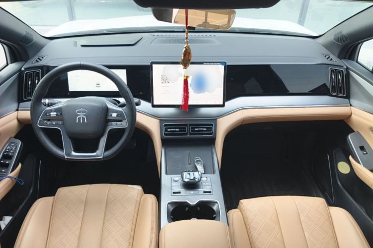 Used BYD Song L DM-i 2024 112 km Leading Edition Center Console