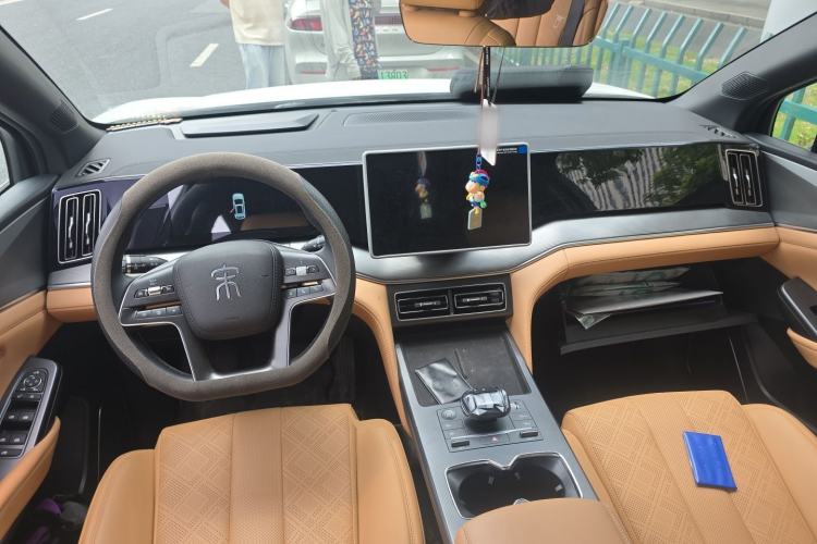 Used BYD Song L DM-i 2024 112 km Leading Edition Center Console