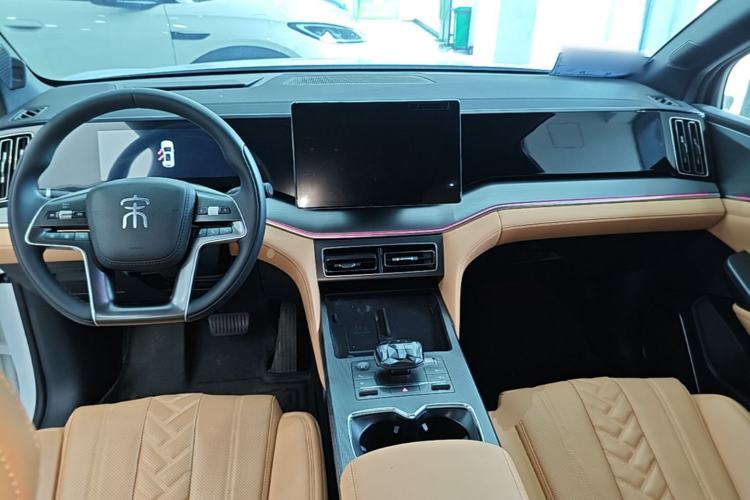 Used BYD Song L DM-i 2024 112 km Beyond Edition Center Console