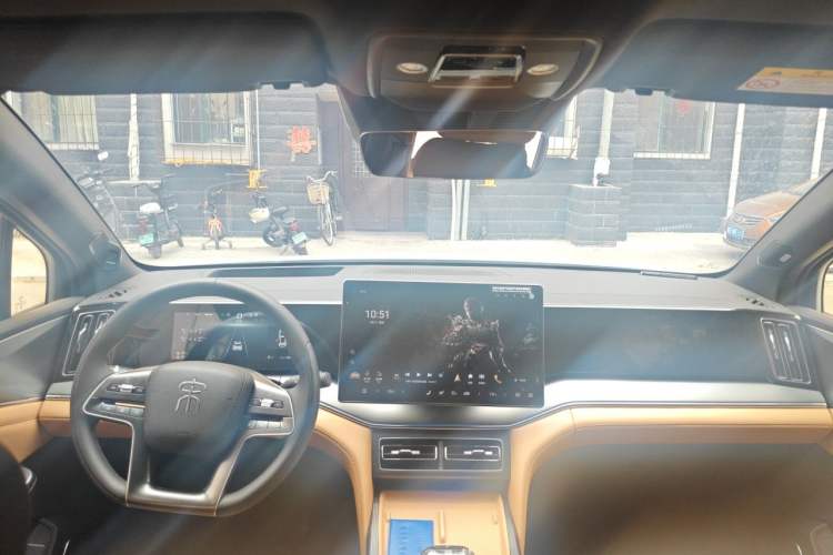 Used BYD Song L DM-i 2024 160 km Excellence Version Center Console