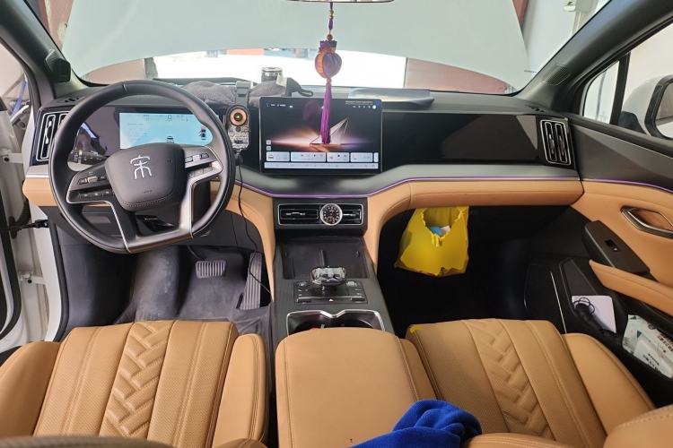 Used BYD Song L DM-i 2024 112 km Beyond Edition Center Console