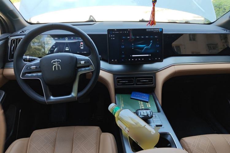 Used BYD Song L DM-i 2024 112 km Leading Edition Center Console
