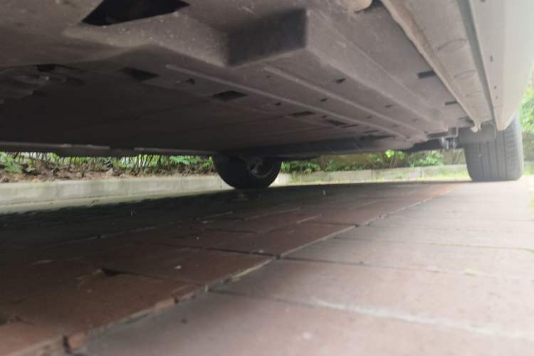 Used BYD Song L DM-i 2024 112 km Leading Edition Chassis Front Left