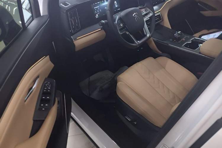 Used BYD Song L DM-i 2024 112 km Beyond Edition Driver Seat