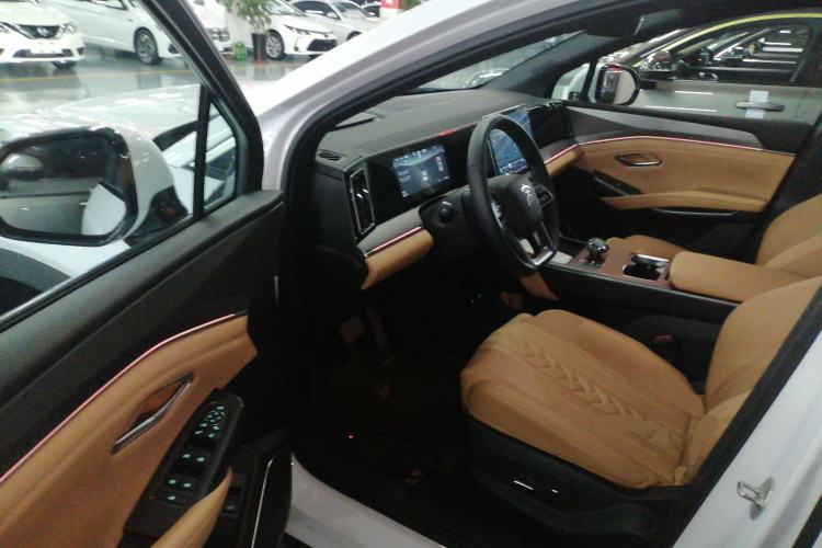 Used BYD Song L DM-i 2024 112 km Beyond Edition Driver Seat