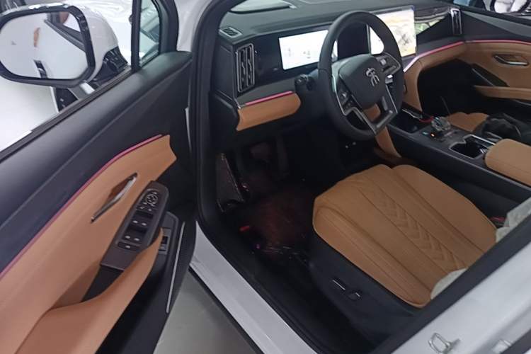 Used BYD Song L DM-i 2024 112 km Beyond Edition Driver Seat