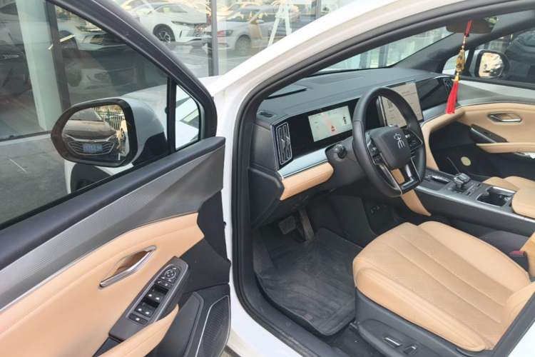 Used BYD Song L DM-i 2024 112 km Leading Edition Driver Seat