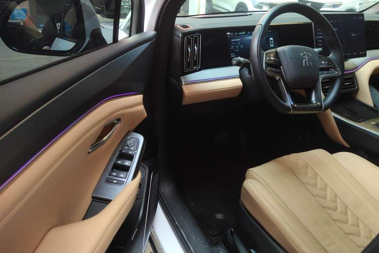 Used BYD Song L DM-i 2024 112 km Beyond Edition Driver Seat