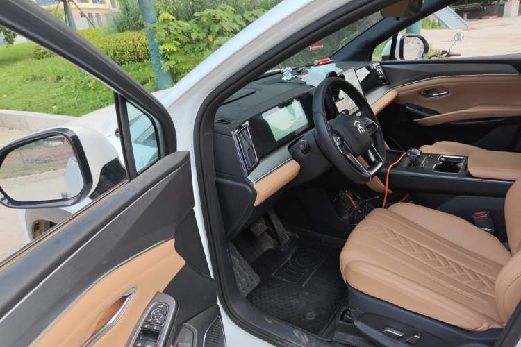 Used BYD Song L DM-i 2024 112 km Beyond Edition Driver Seat