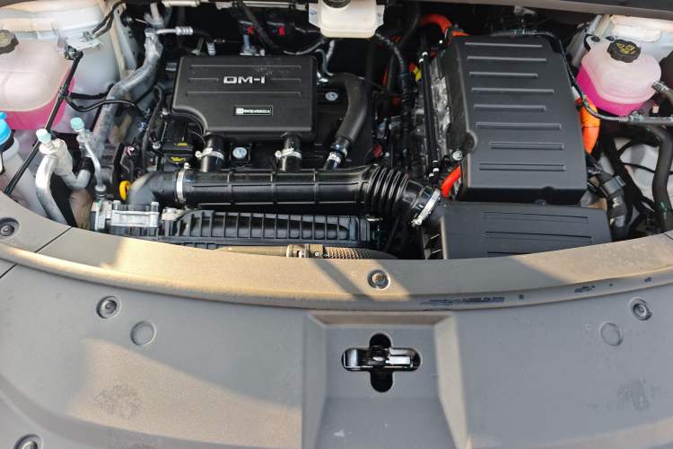 Used BYD Song L DM-i 2024 160km Beyond Edition Engine Bay
