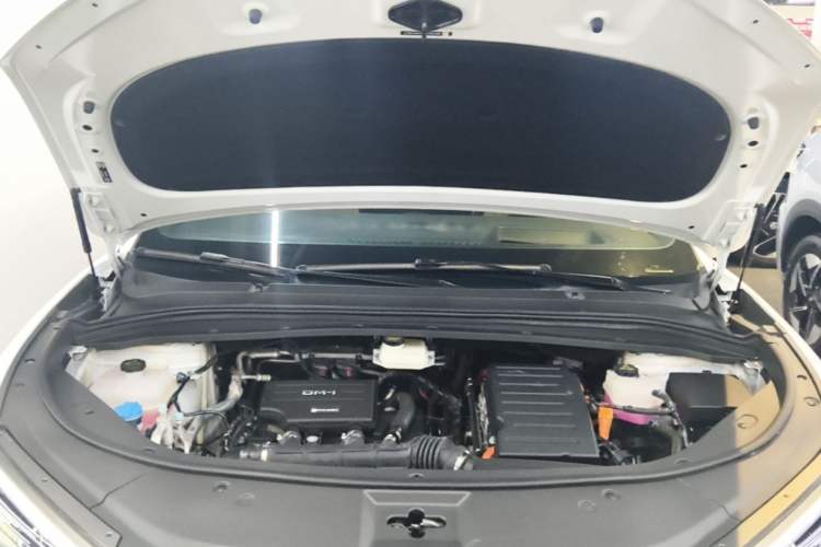 Used BYD Song L DM-i 2024 160 km Excellence Version Engine Bay