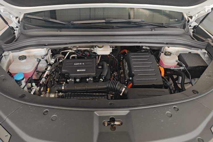 Used BYD Song L DM-i 2024 112 km Leading Edition Engine Bay