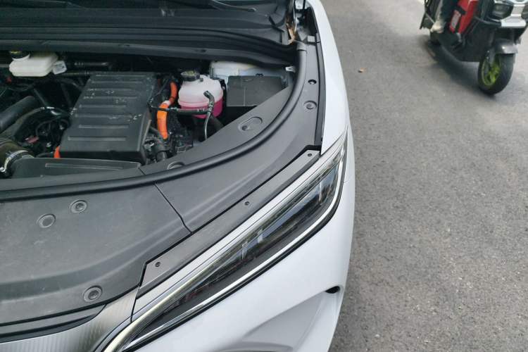 Used BYD Song L DM-i 2024 112 km Beyond Edition Engine Bay Left
