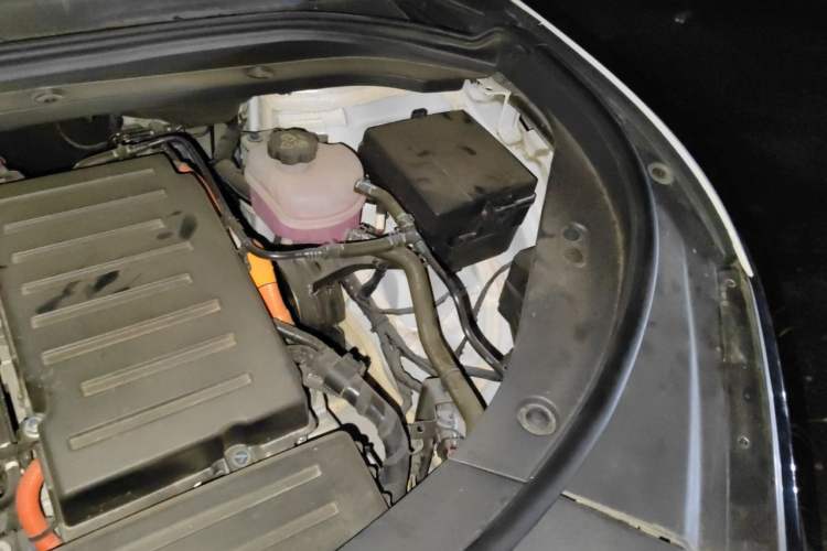 Used BYD Song L DM-i 2024 112 km Leading Edition Engine Bay Left