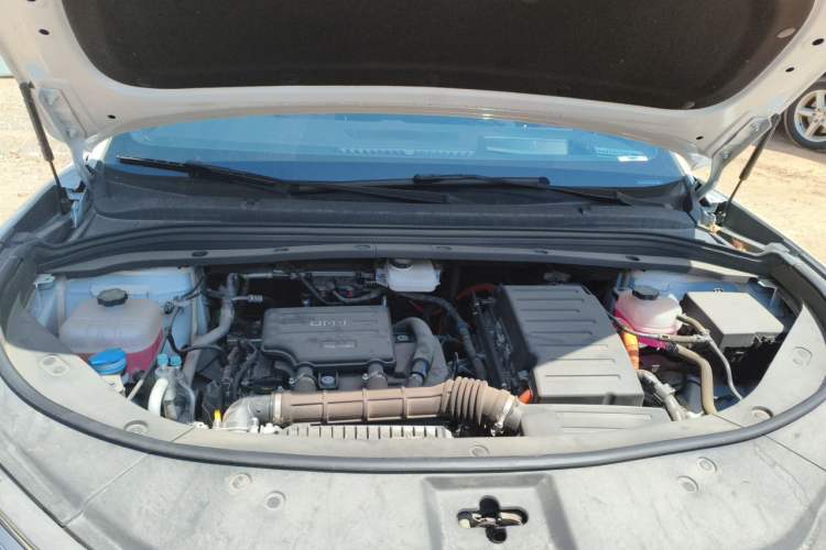Used BYD Song L DM-i 2024 160 km Excellence Version Engine Bay