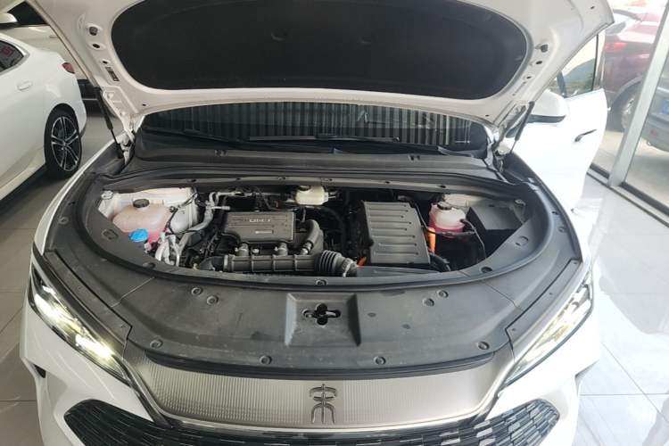 Used BYD Song L DM-i 2024 160 km Excellence Version Engine Bay