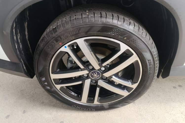 Used BYD Song L DM-i 2024 112 km Beyond Edition Exterior 2