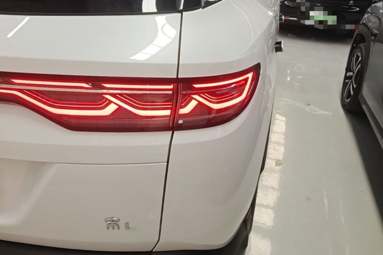 Used BYD Song L DM-i 2024 160km Beyond Edition Exterior 3