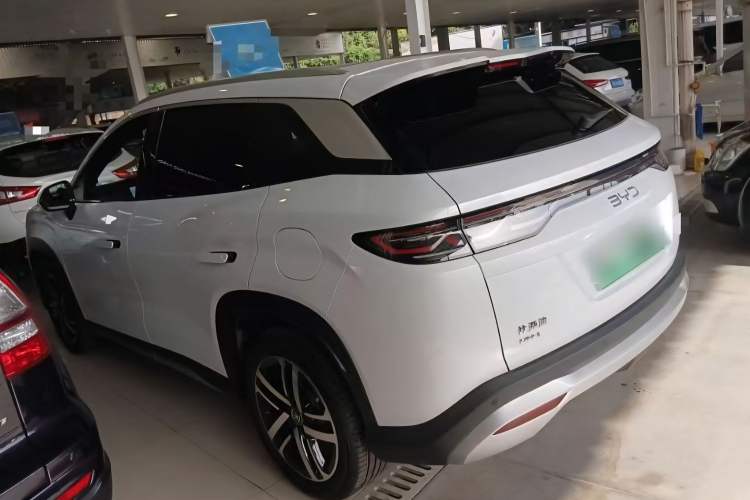 Used BYD Song L DM-i 2024 112 km Beyond Edition Exterior 3