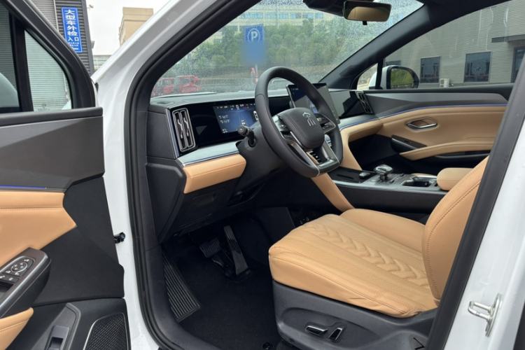 Used BYD Song L DM-i 2024 112 km Beyond Edition Exterior 4