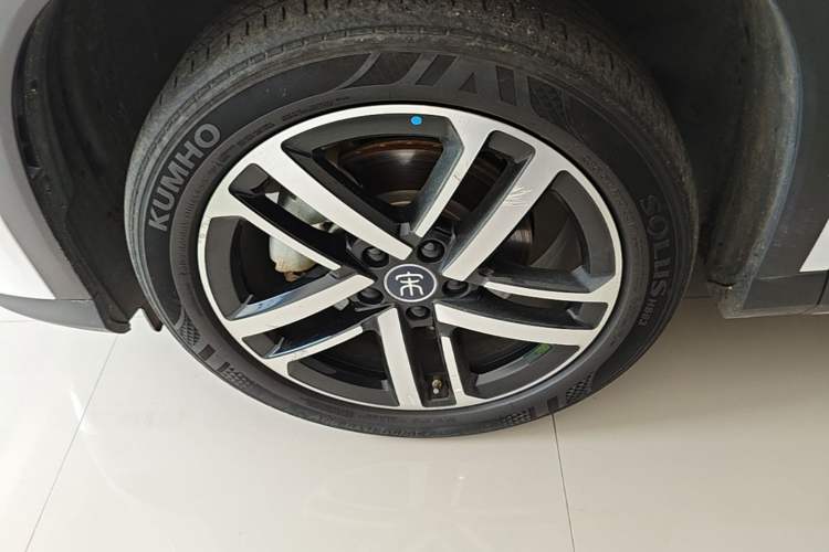 Used BYD Song L DM-i 2024 112 km Beyond Edition Exterior 4