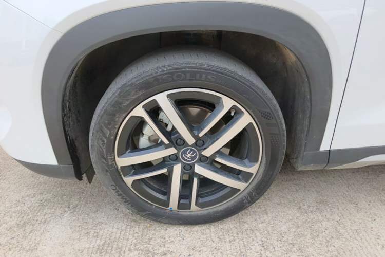 Used BYD Song L DM-i 2024 112 km Beyond Edition Exterior 4