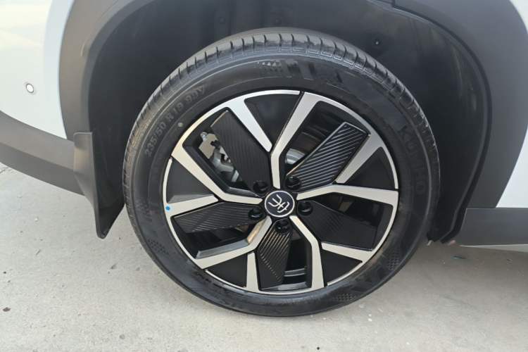 Used BYD Song L DM-i 2024 160 km Excellence Version Exterior 5
