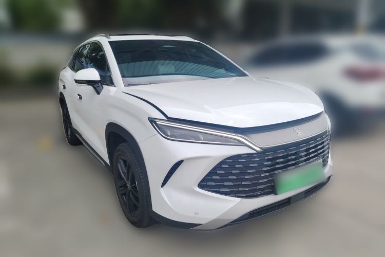 Used BYD Song L DM-i 2024 112 km Beyond Edition Front Right 45 Deg