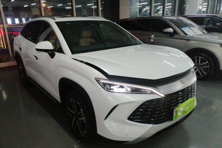 Used BYD Song L DM-i 2024 112 km Beyond Edition Front Right 45 Deg