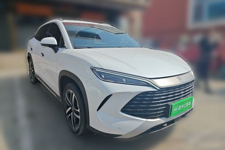 Used BYD Song L DM-i 2024 112 km Beyond Edition Front Right 45 Deg
