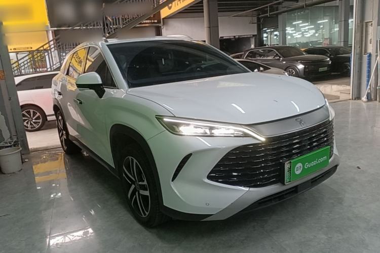 Used BYD Song L DM-i 2024 75km Leading Edition Front Right 45 Deg