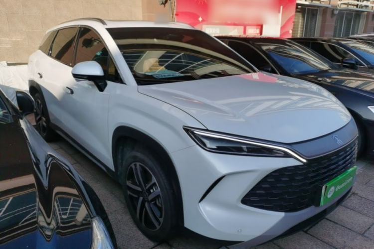 Used BYD Song L DM-i 2024 112 km Beyond Edition Front Right 45 Deg