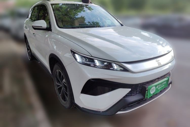 Used BYD Song L DM-i 2024 112 km Beyond Edition Front Right 45 Deg