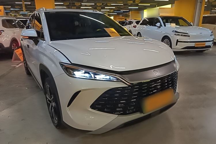 Used BYD Song L DM-i 2024 112 km Leading Edition Front Right 45 Deg