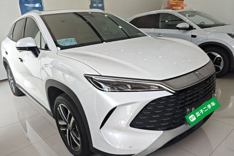Used BYD Song L DM-i 2024 112 km Beyond Edition Front Right 45 Deg