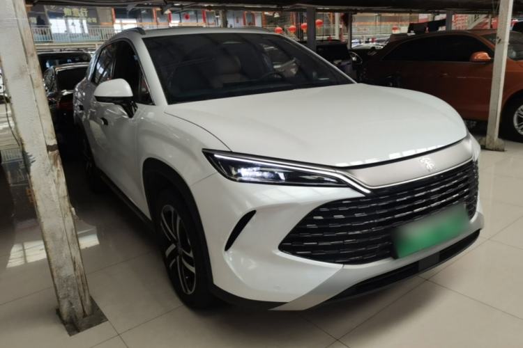 Used BYD Song L DM-i 2024 112 km Beyond Edition Front Right 45 Deg
