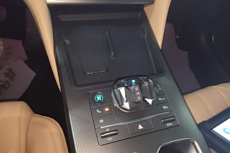 Used BYD Song L DM-i 2024 112 km Beyond Edition Gear Lever