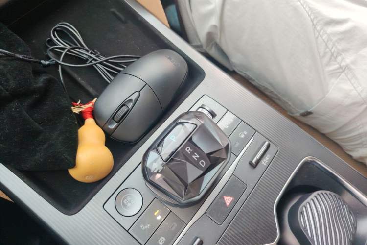 Used BYD Song L DM-i 2024 112 km Beyond Edition Gear Lever