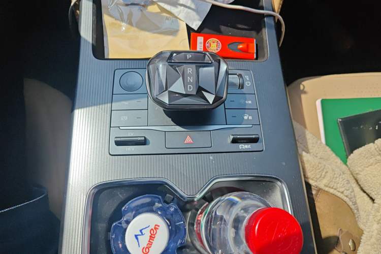 Used BYD Song L DM-i 2024 112 km Beyond Edition Gear Lever