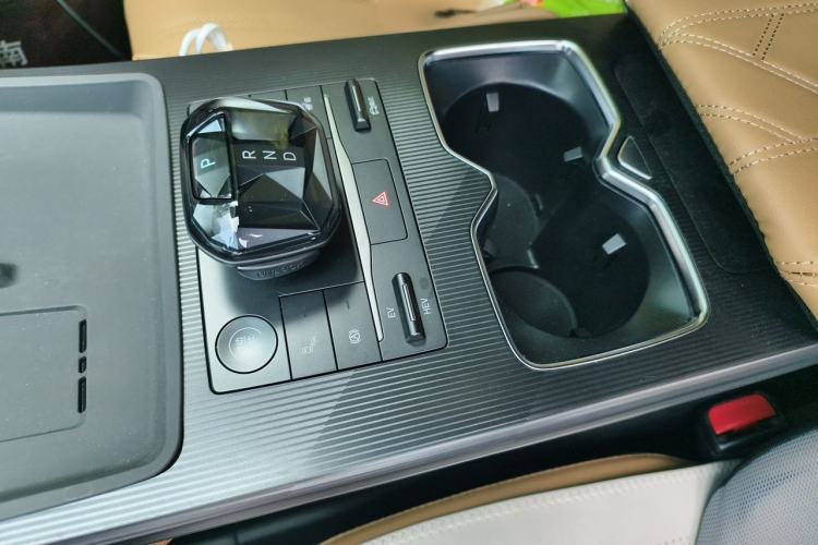 Used BYD Song L DM-i 2024 112 km Beyond Edition Gear Lever