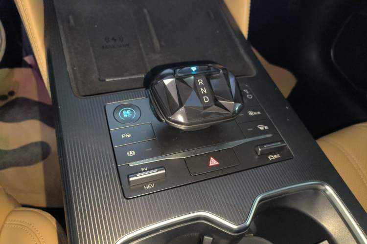 Used BYD Song L DM-i 2024 160 km Excellence Version Gear Lever