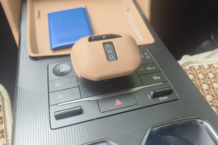 Used BYD Song L DM-i 2024 112 km Leading Edition Gear Lever