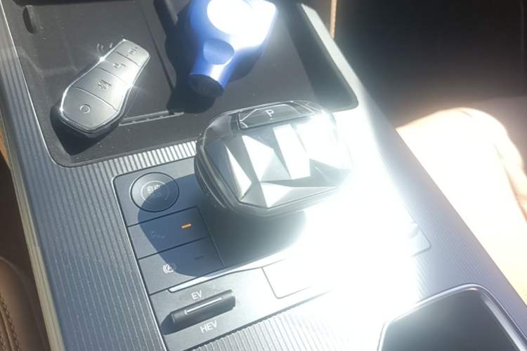 Used BYD Song L DM-i 2024 112 km Beyond Edition Gear Lever