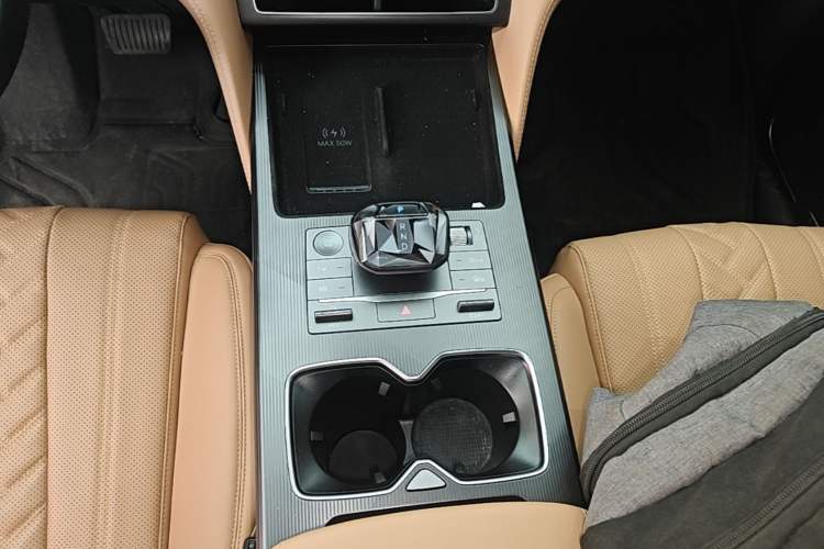 Used BYD Song L DM-i 2024 160 km Excellence Version Gear Lever
