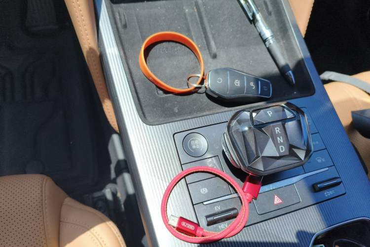 Used BYD Song L DM-i 2024 160 km Excellence Version Gear Lever