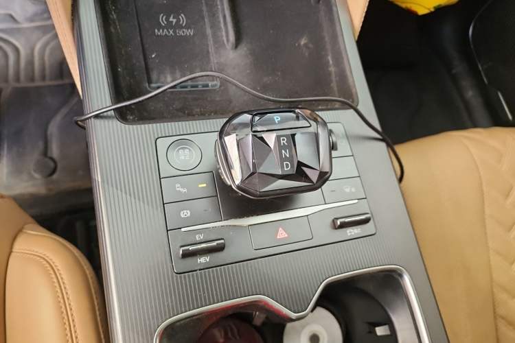 Used BYD Song L DM-i 2024 112 km Beyond Edition Gear Lever