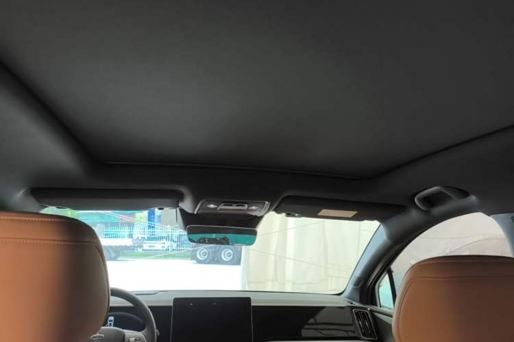Used BYD Song L DM-i 2024 112 km Beyond Edition Headliner