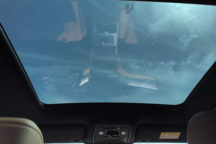 Used BYD Song L DM-i 2024 112 km Beyond Edition Headliner