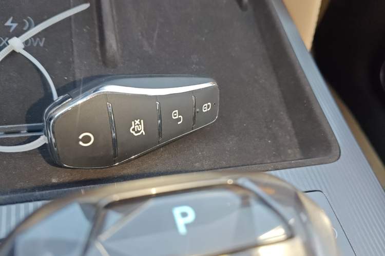 Used BYD Song L DM-i 2024 160km Beyond Edition Interior 1