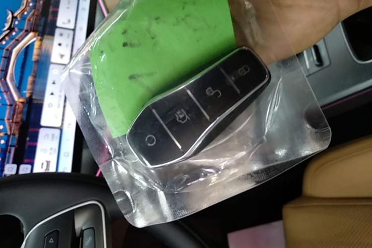 Used BYD Song L DM-i 2024 160 km Excellence Version Interior 1